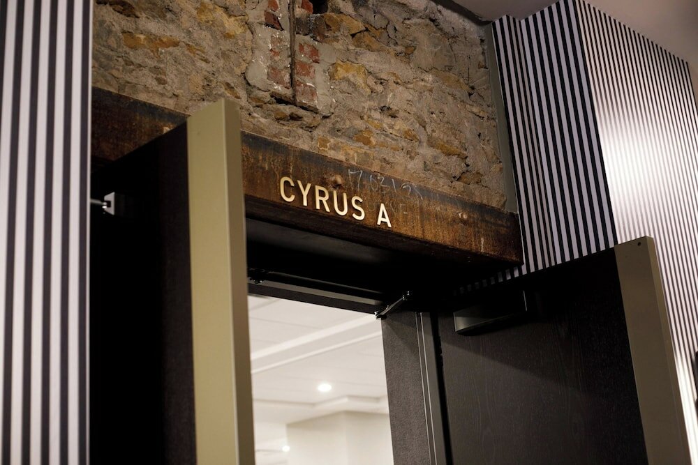 Фото Cyrus Hotel, Topeka, a Tribute Portfolio Hotel