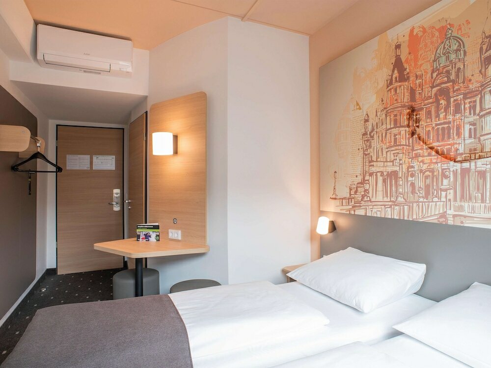 Фото B&b Hotel Schwerin-Süd