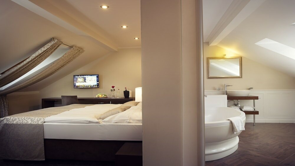 Фото Hotel Ambassador