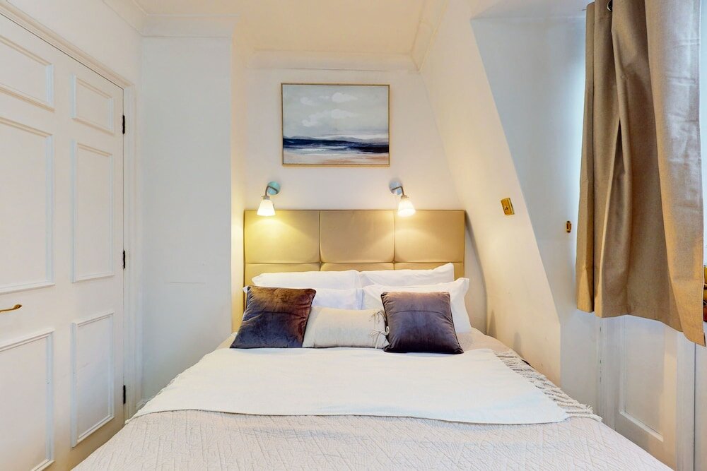 Фото Park Lane Apartments - Clarges St