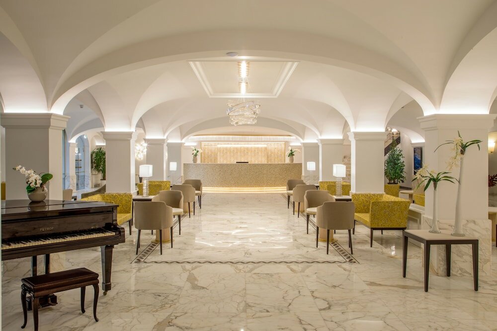 Фото Hotel Shangri-La Roma
