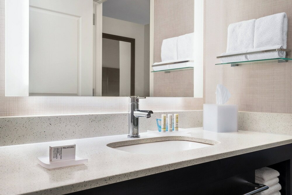 Фото Residence Inn Des Moines Downtown