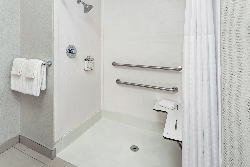 Фото Holiday Inn Express Hotel & Suites Chicago South Lansing, an Ihg Hotel