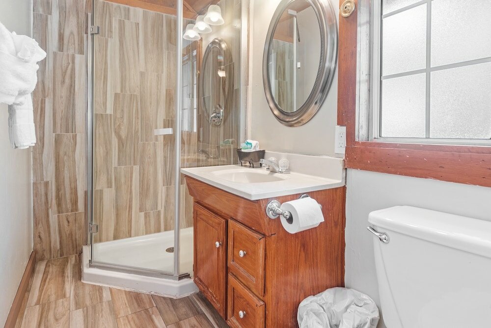 Фото Black Forest Lodge And Cabins