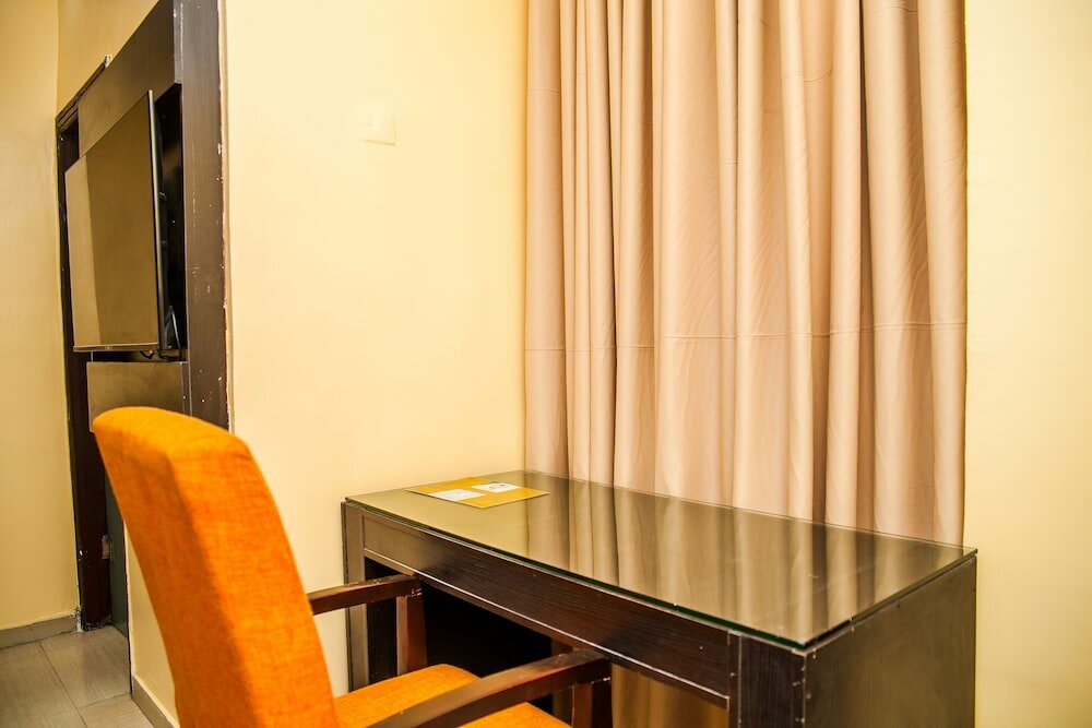 Фото CribVille Hotel & Suites