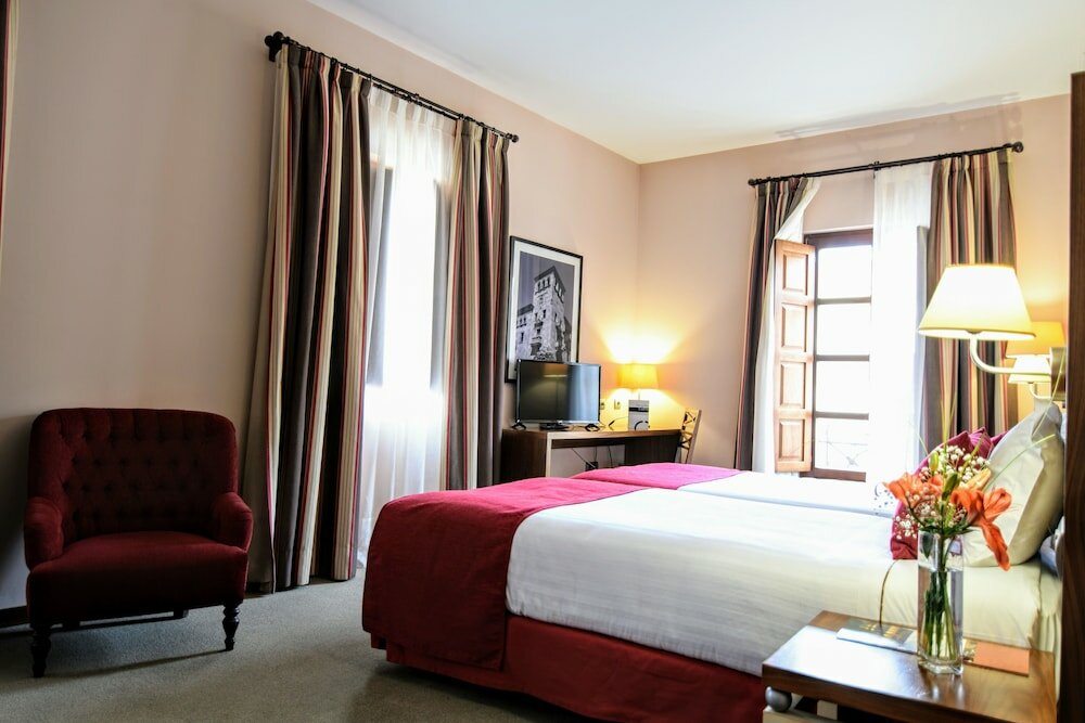 Фото Hospedium Hotel Casino del Tormes