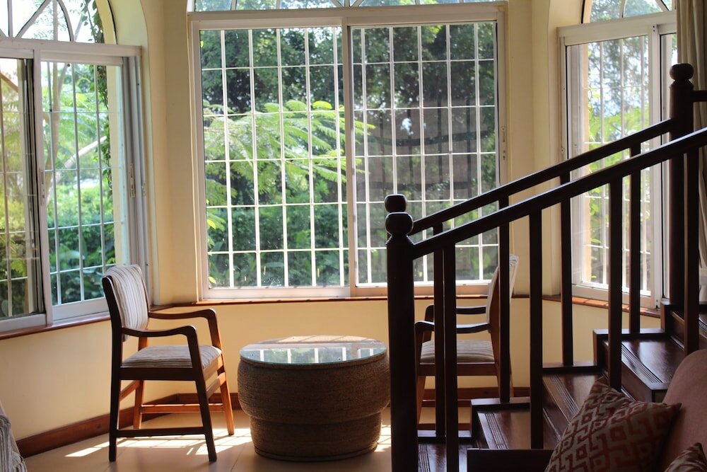 Фото Sovereign Hotel