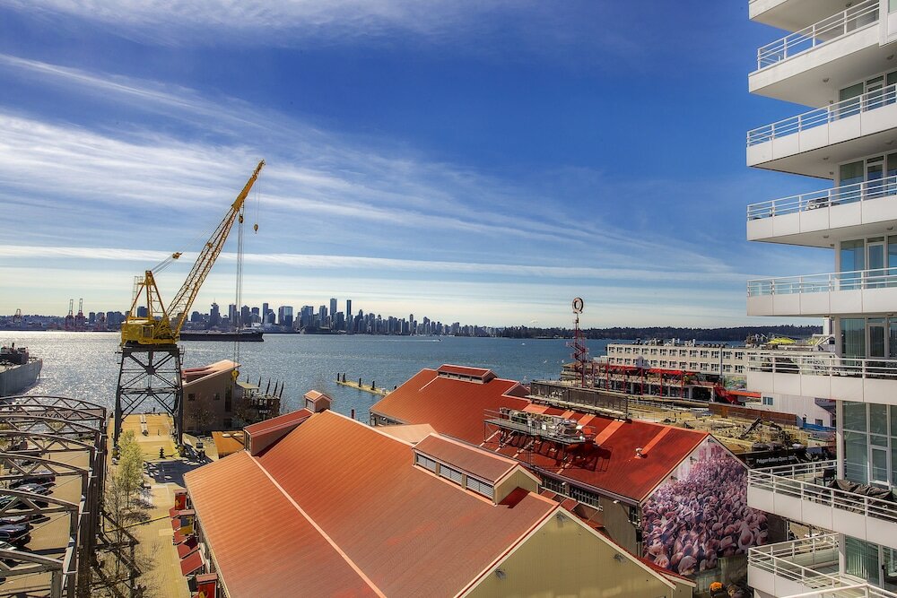 Фото Pinnacle Hotel at the Pier