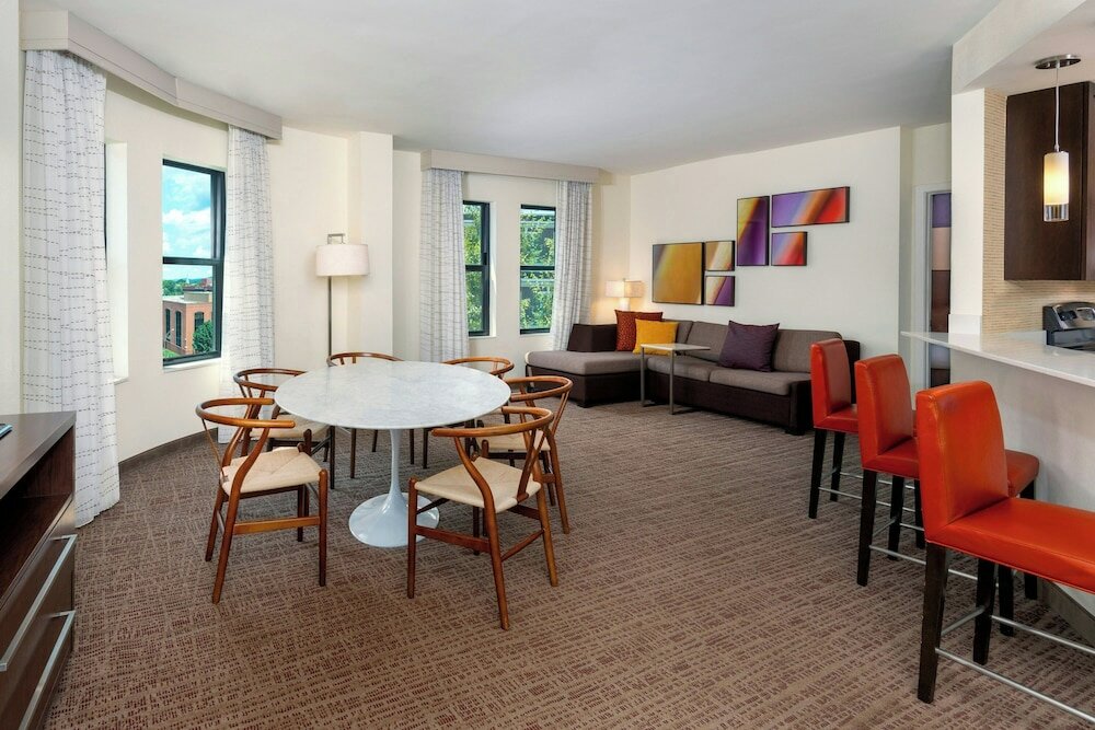 Фото Residence Inn by Marriott Charlottesville Downtown