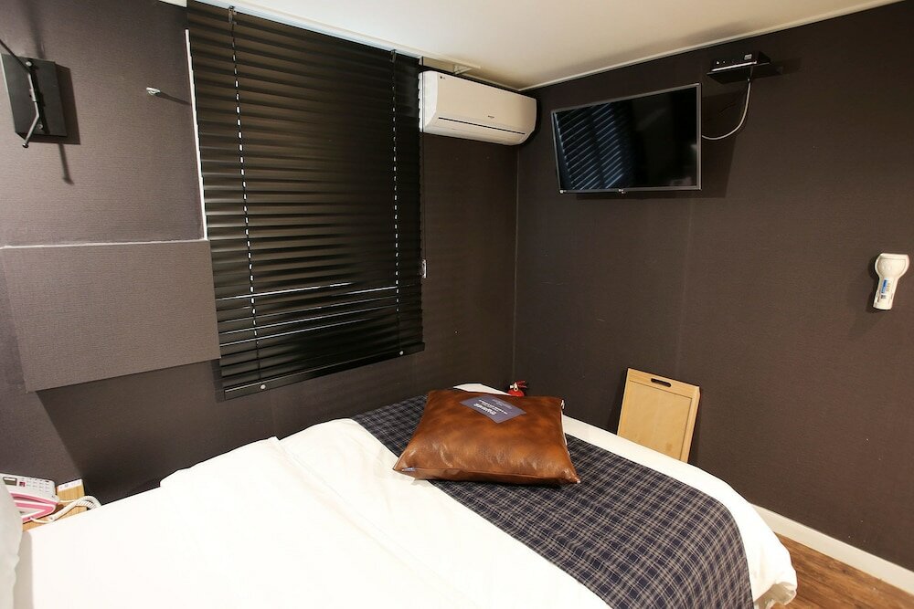 Фото Hotel Millhaus Shinchon