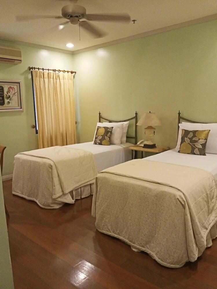 Фото Sophia Suites Residence Hotel