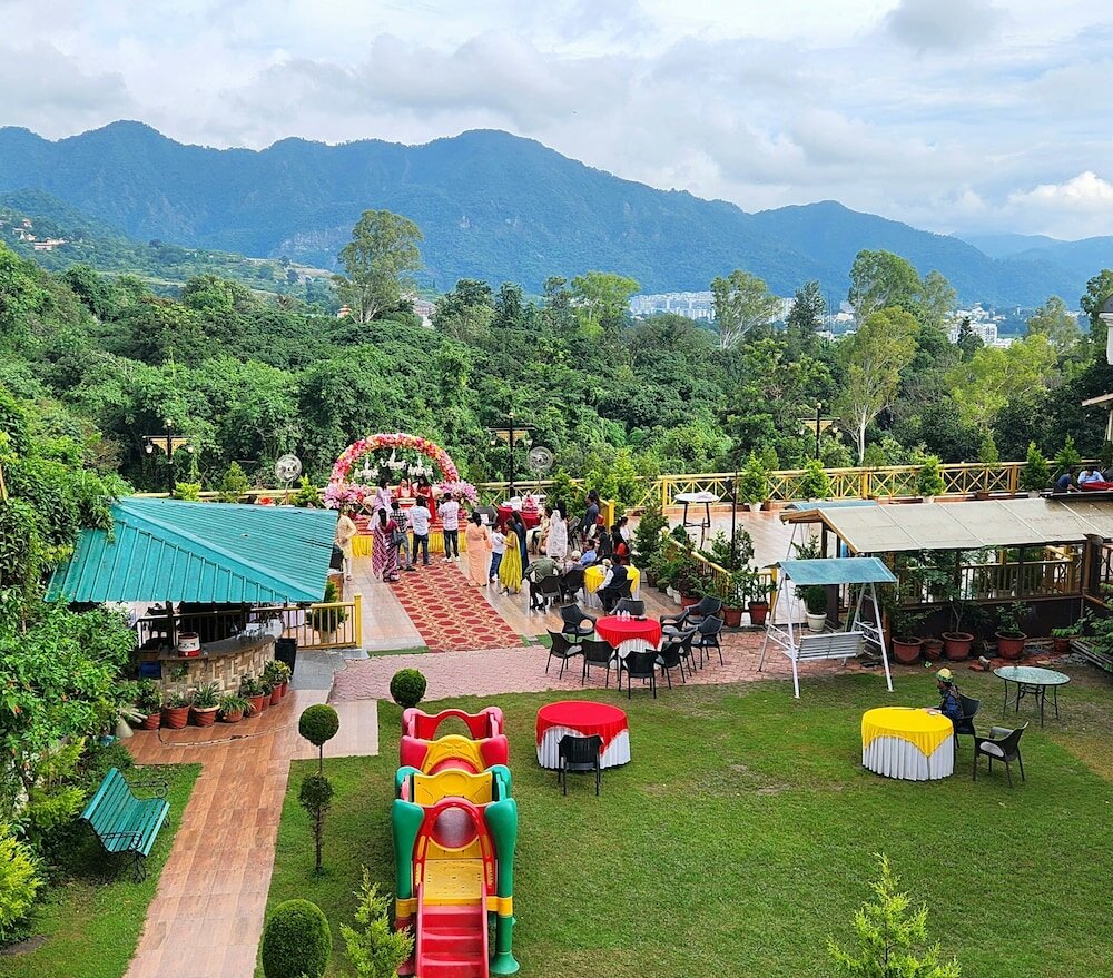 Фото Hotel Rajpur Heights