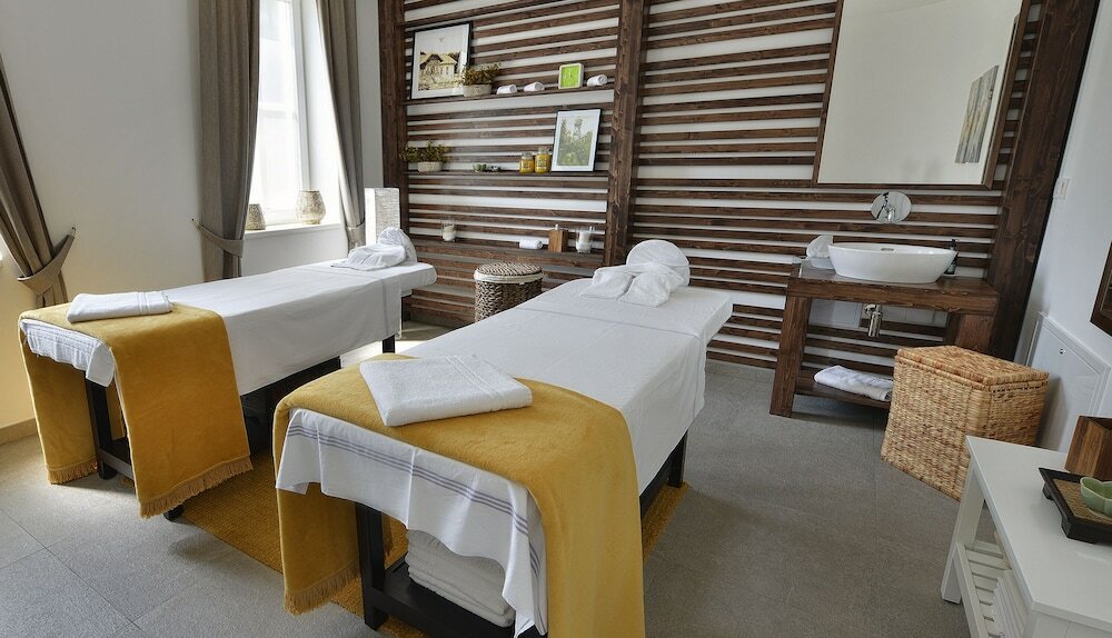 Фото Hotel Pod Lipou