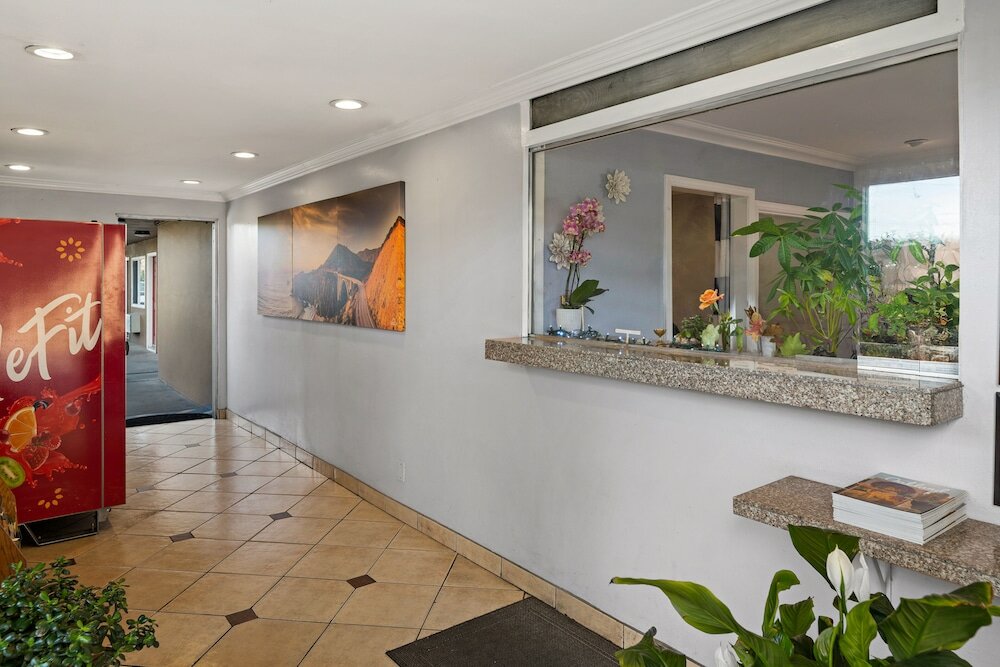 Фото Bay Breeze Inn