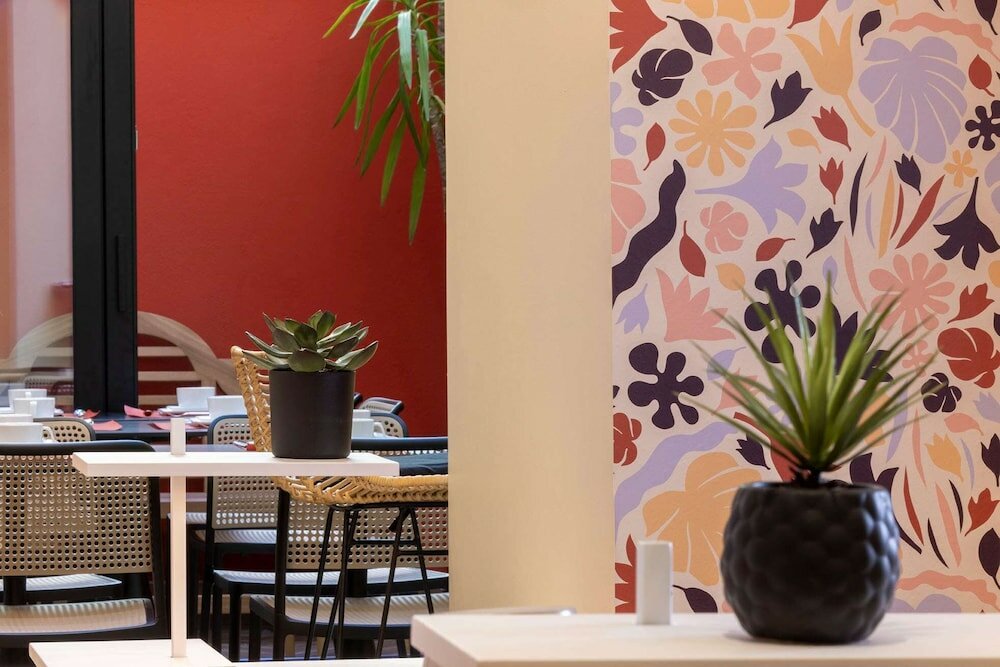 Фото Hotel Elysees 8