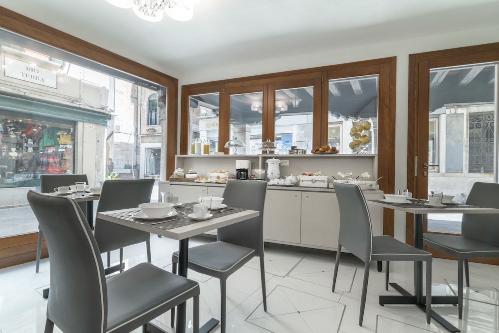 Фото Grifoni Boutique Hotel