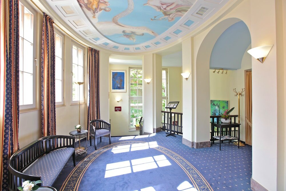 Фото Hotel Viktoria