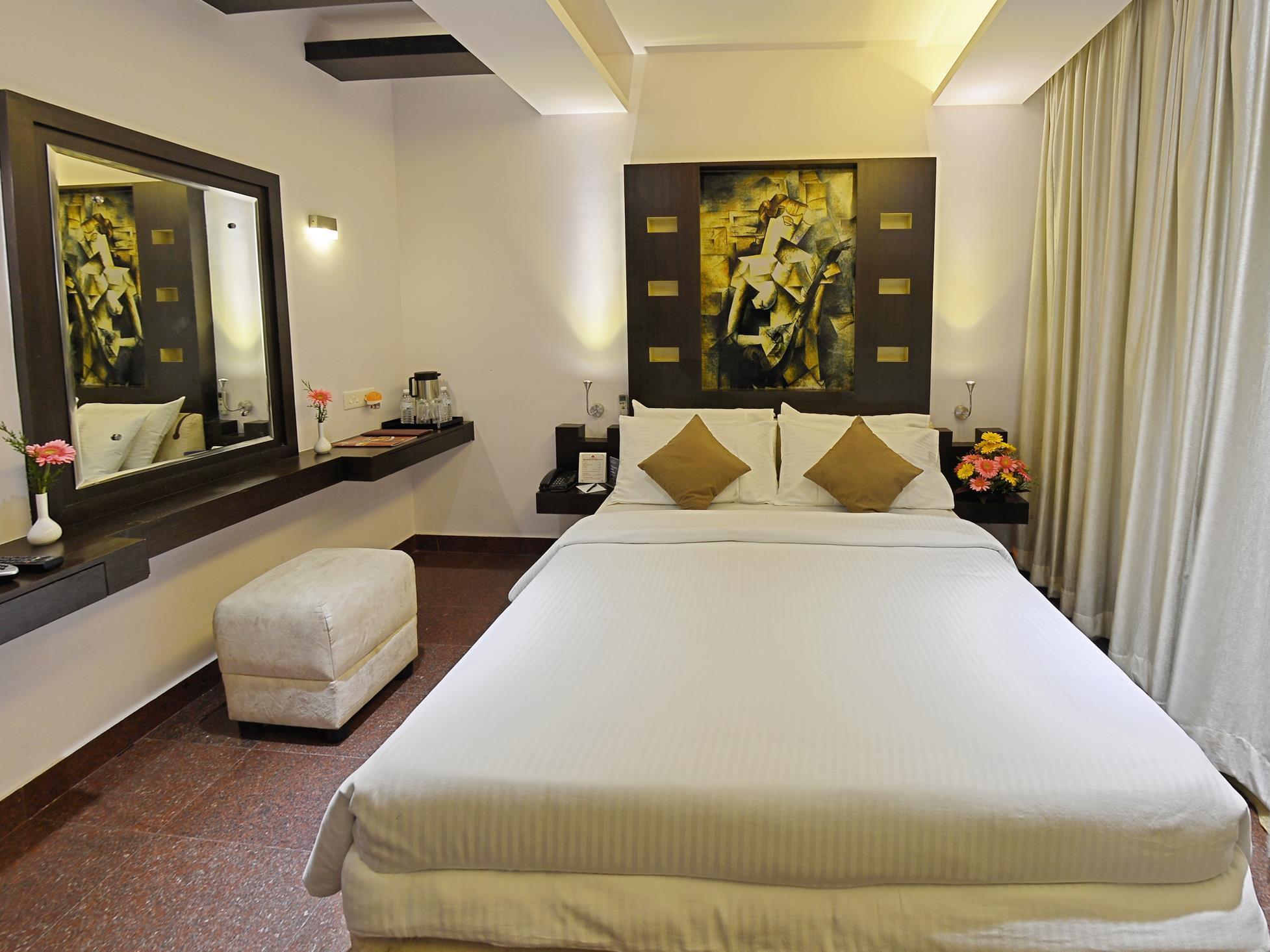 Фото Gokulam Park Hotel