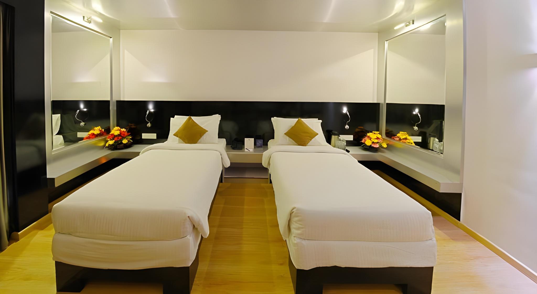 Фото Gokulam Park Hotel