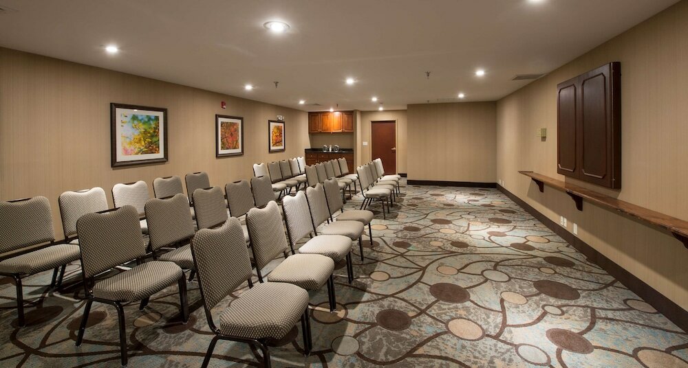 Фото Hampton Inn Cornelia