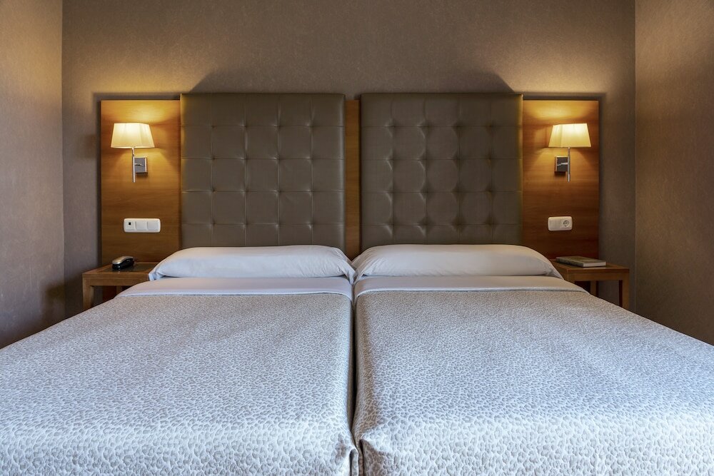 Фото Macià Monasterio de los Basilios Hotel