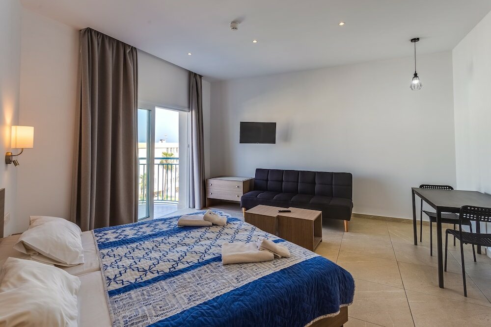 Фото Tetyk Hotel Apartments