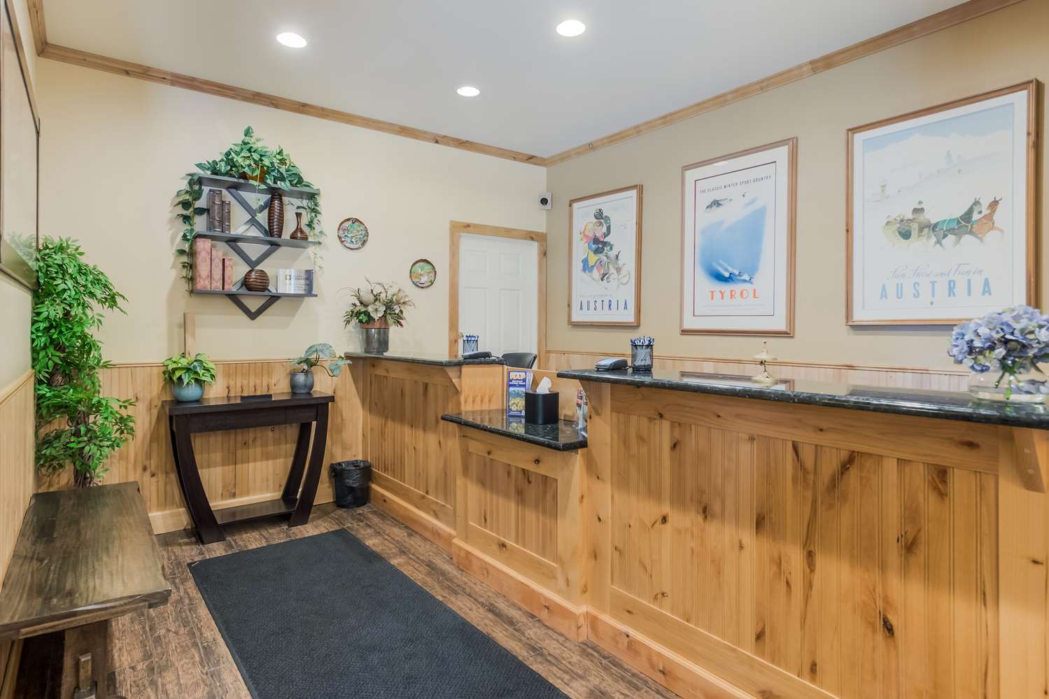 Фото Best Western Tyrolean Lodge