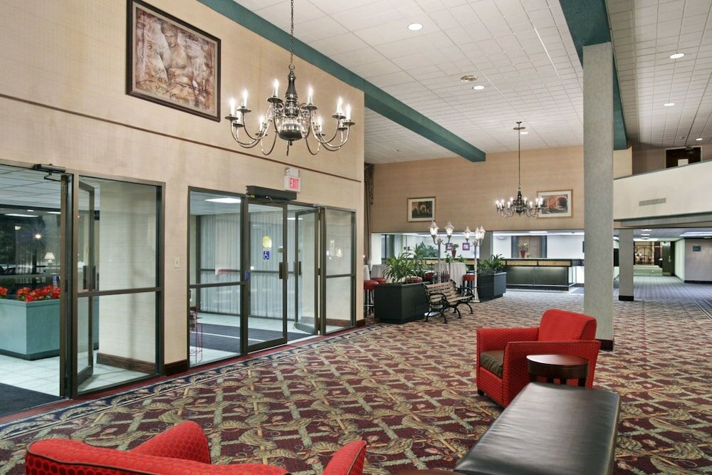Фото Ramada Hotel & Conference Center by Wyndham Lansing