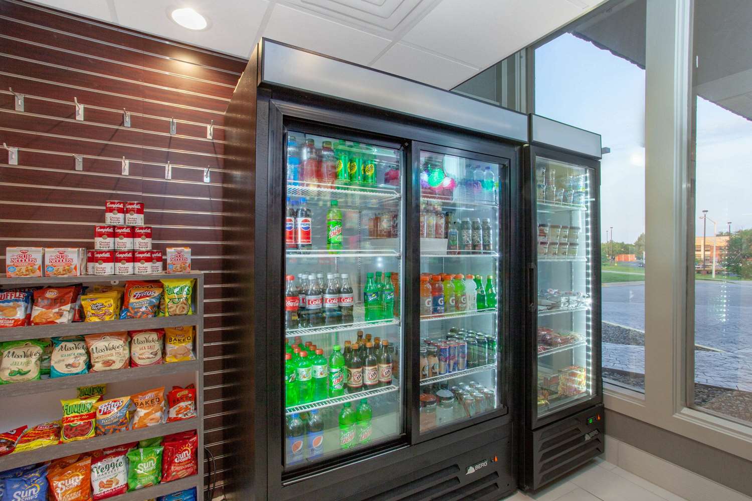 Фото Wyndham Garden Fort Wayne