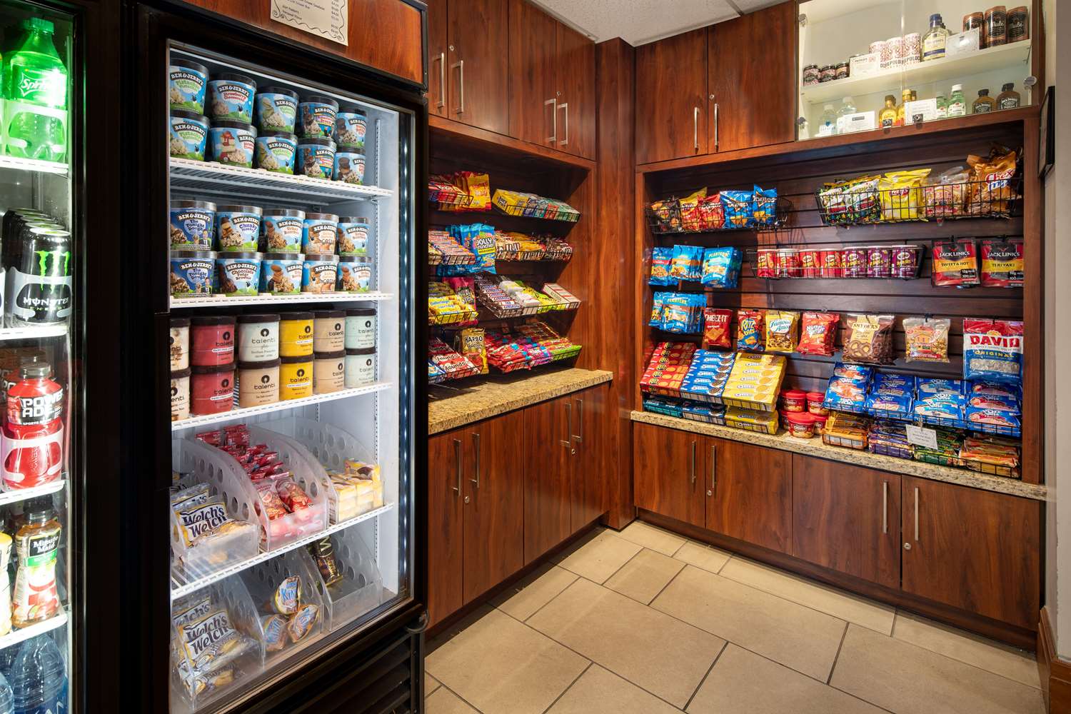 Фото Embassy Suites by Hilton New Orleans