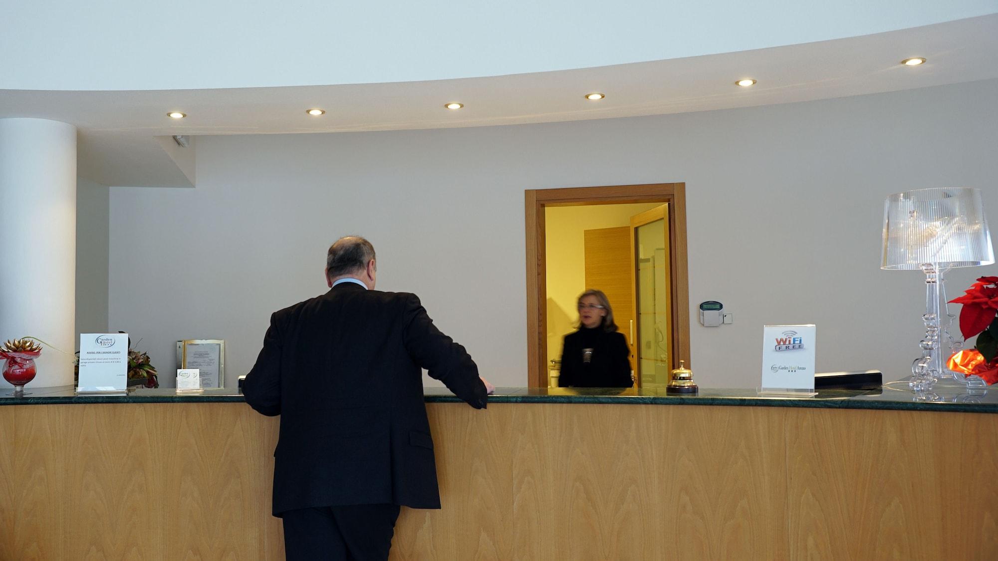 Фото Garden Hotel