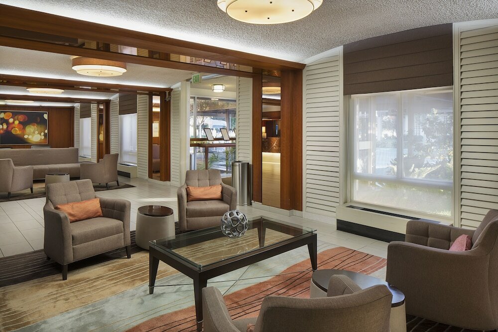 Фото Hilton Oakland Airport