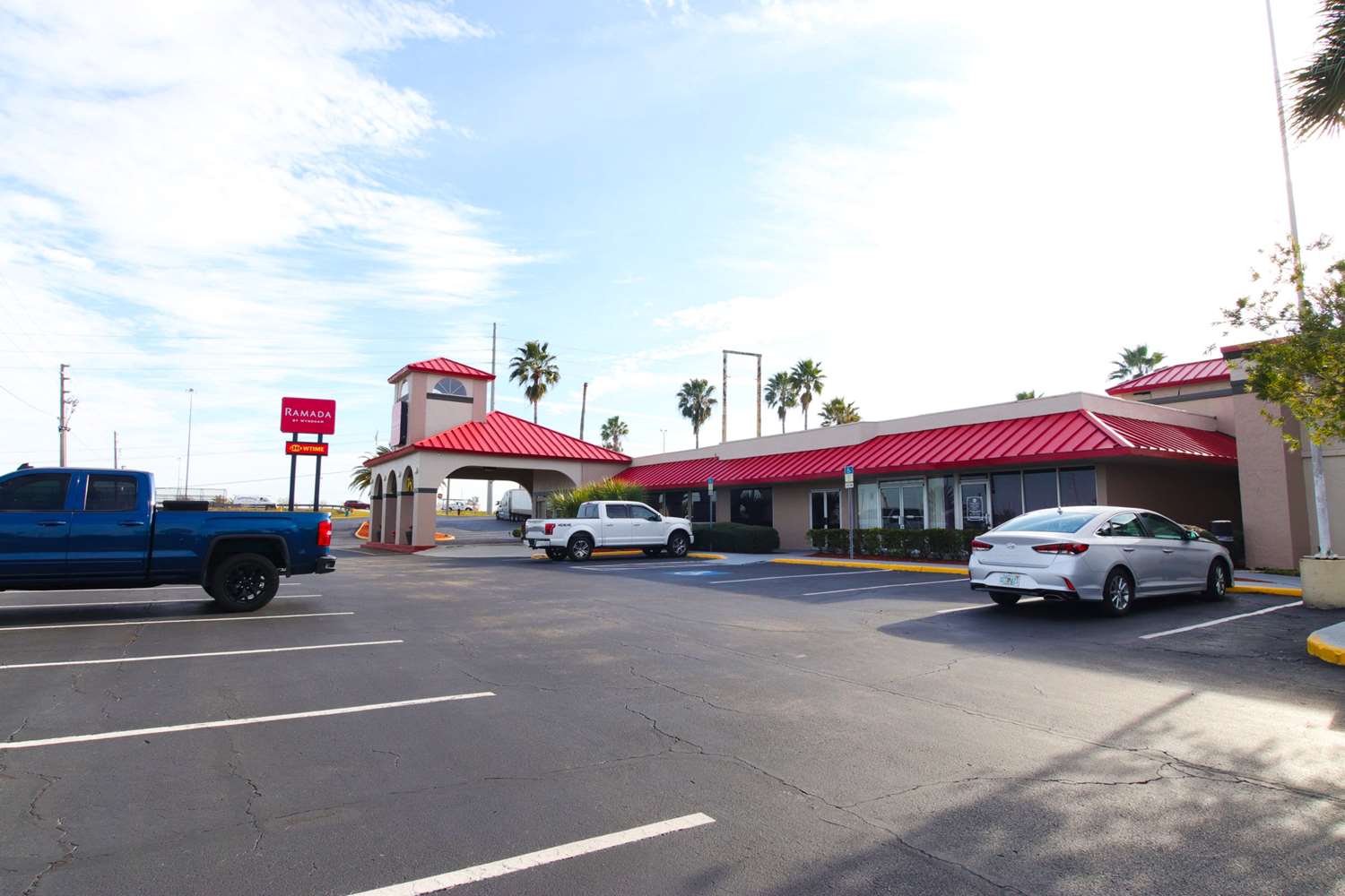 Фото Ramada by Wyndham Davenport Orlando South