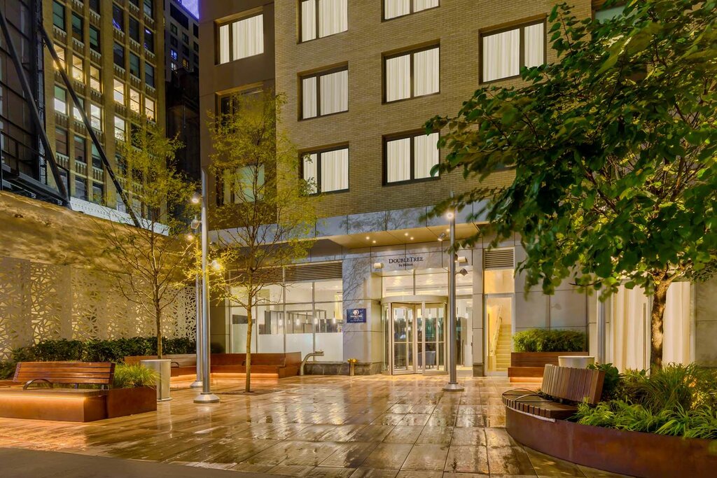 Hotel Doubletree by Hilton New York Times Square South, New York, photo