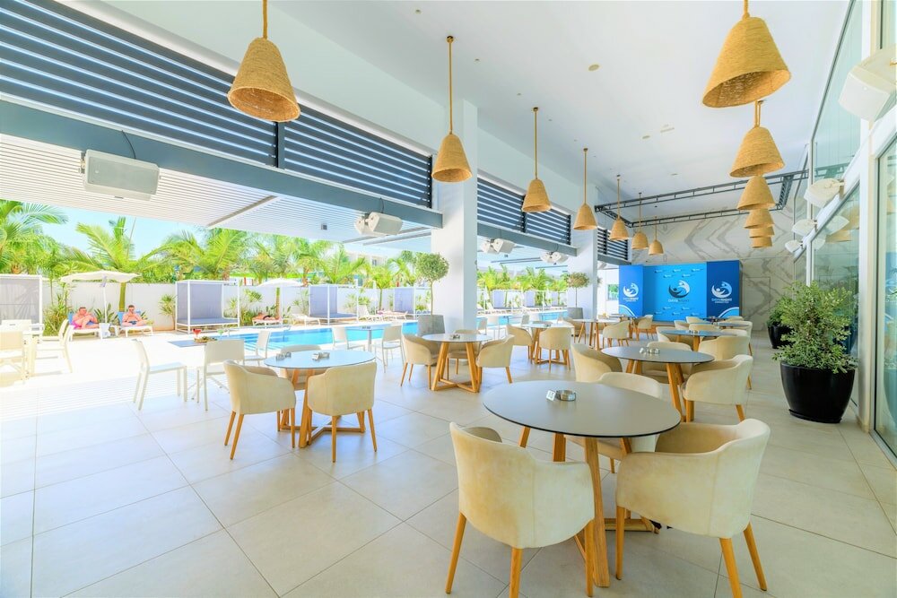 Фото Tasia Maris Seasons