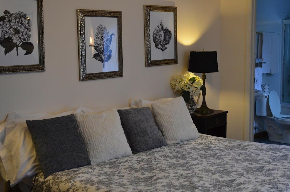 Фото Bavarian Manor Country Inn