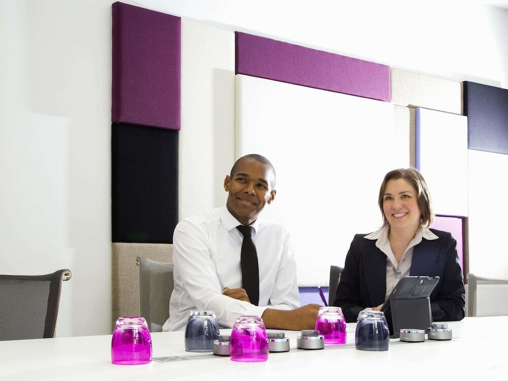 Фото Novotel Chennai Chamiers Road Hotel