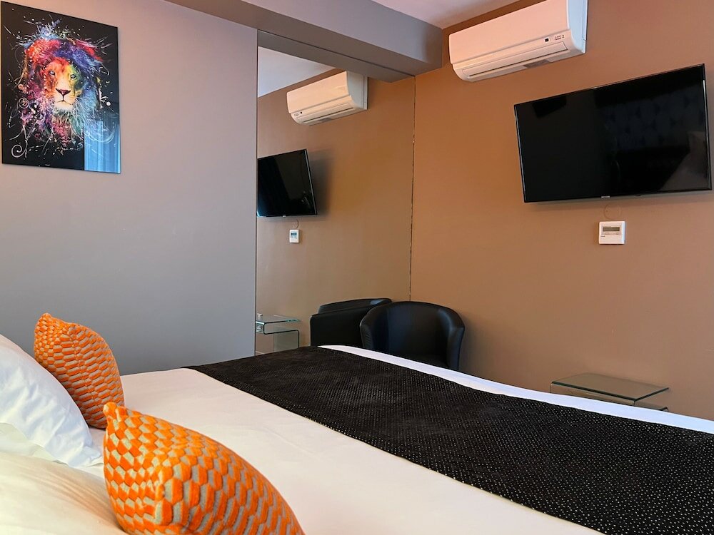 Фото Hotel Le Renard Châlons-en-Champagne