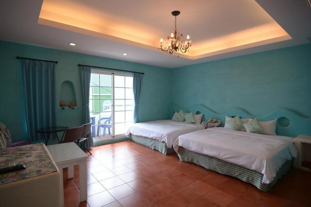 Фото отеля 2