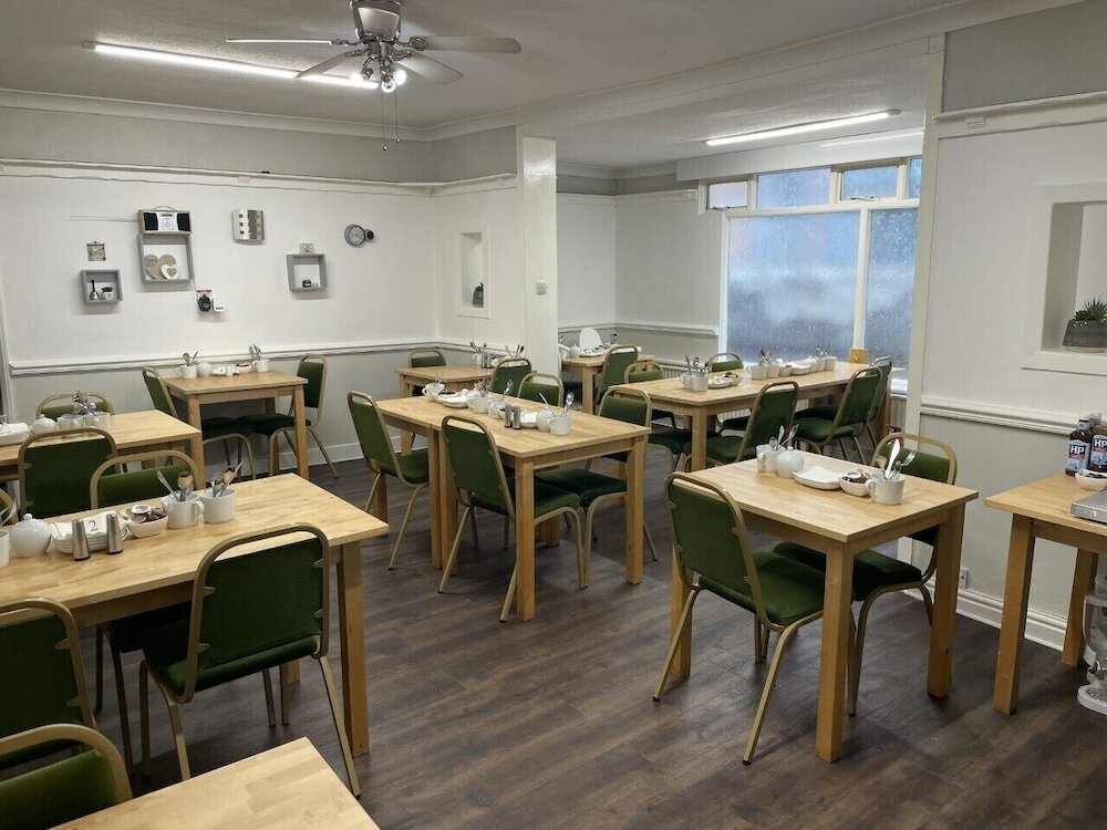 Фото The Sandford Promenade Hotel