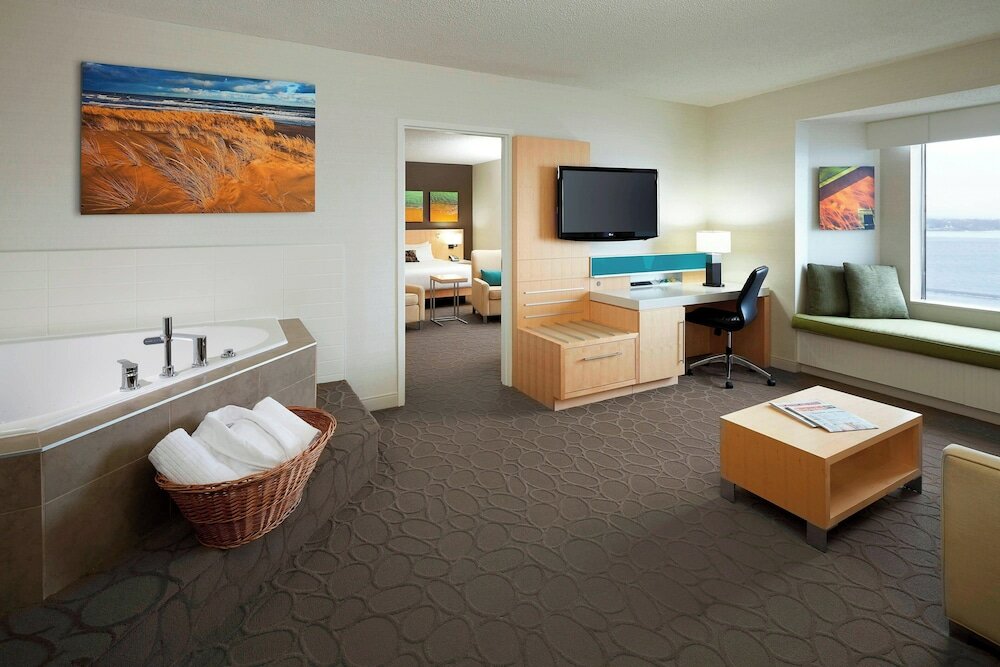 Фото Delta Hotels by Marriott Prince Edward