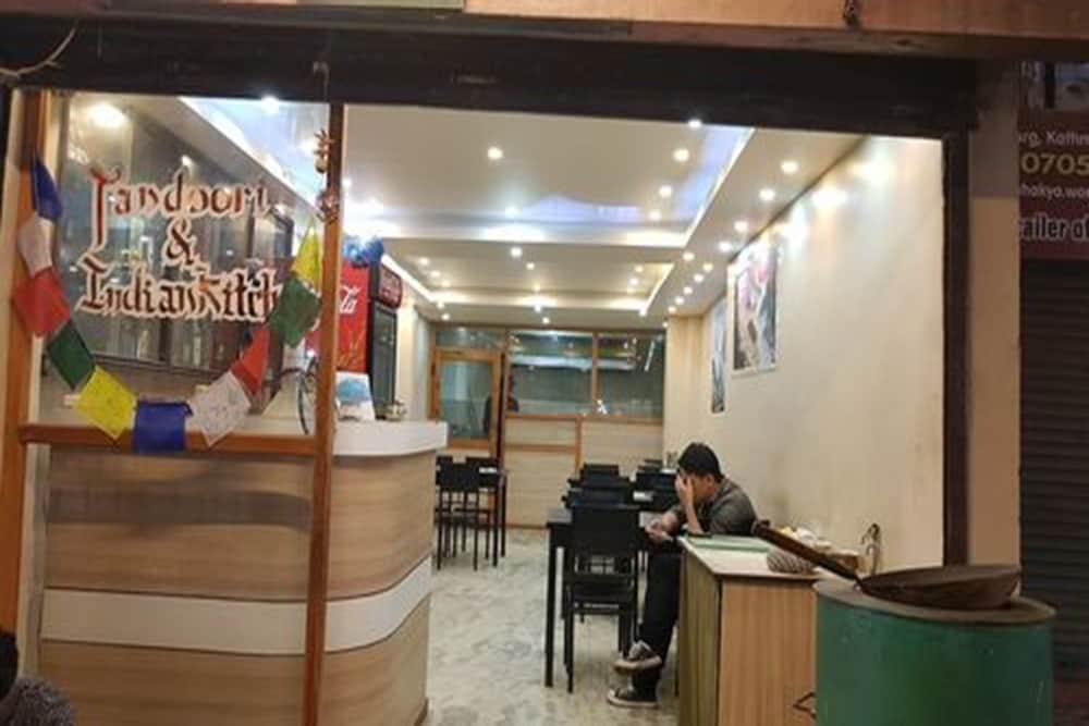 Фото Thamel Trekkers Hotel