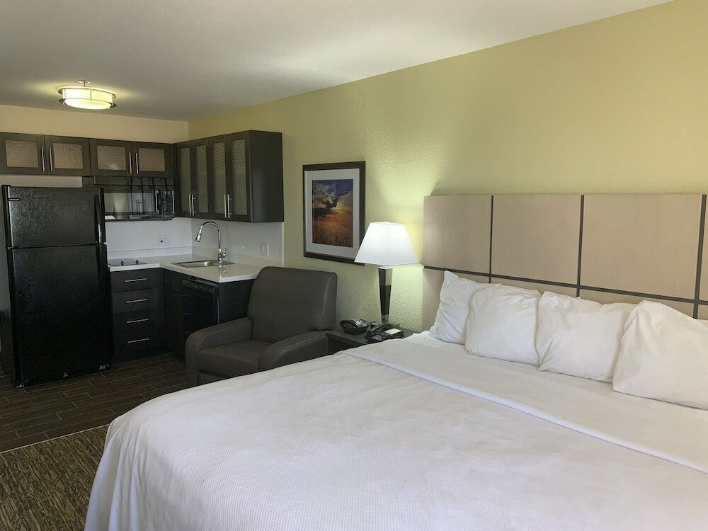 Фото Candlewood Suites Grand Prairie - Arlington, an Ihg Hotel