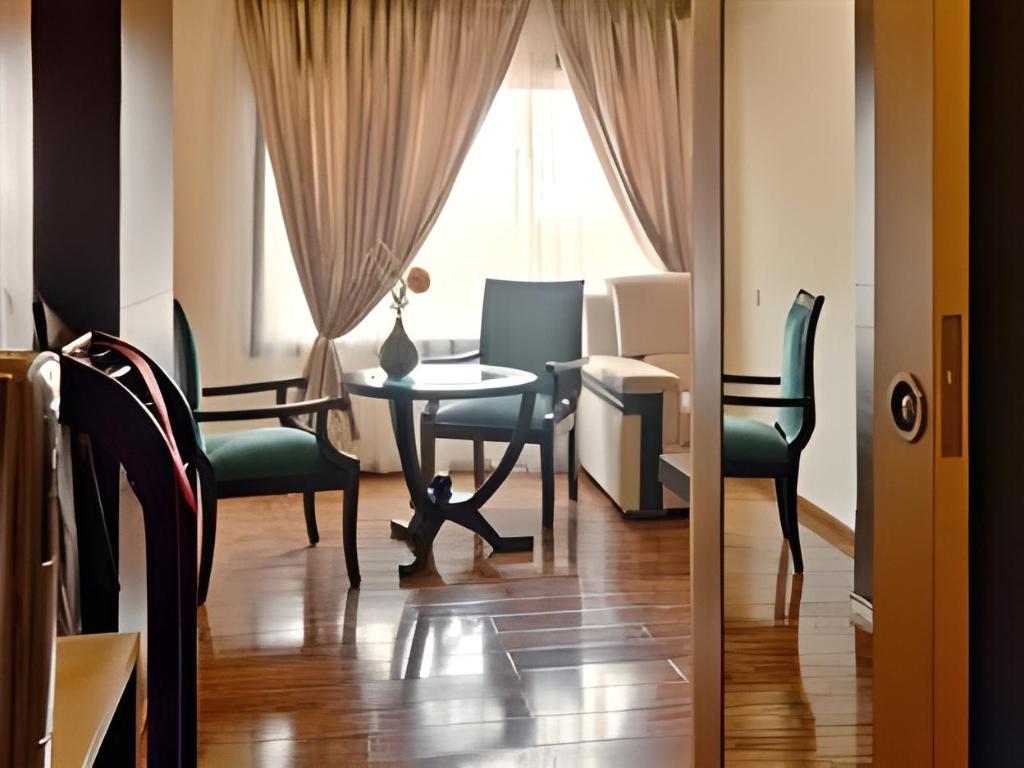 Фото Hotel Southern Grand