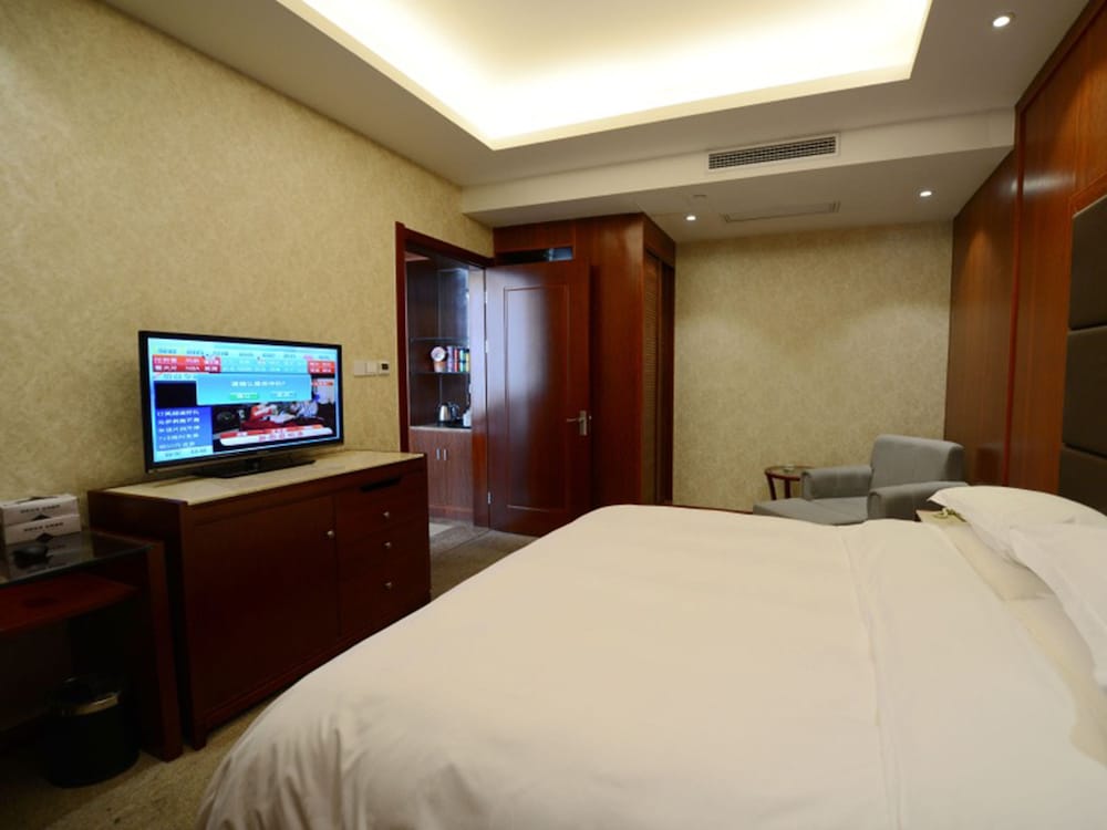 Фото GreenTree Eastern Quzhou Hewu Road Hotel