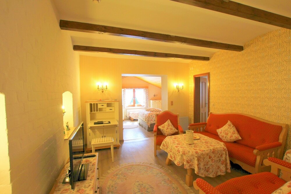 Фото Landhaus & Burg Hotel Romantik