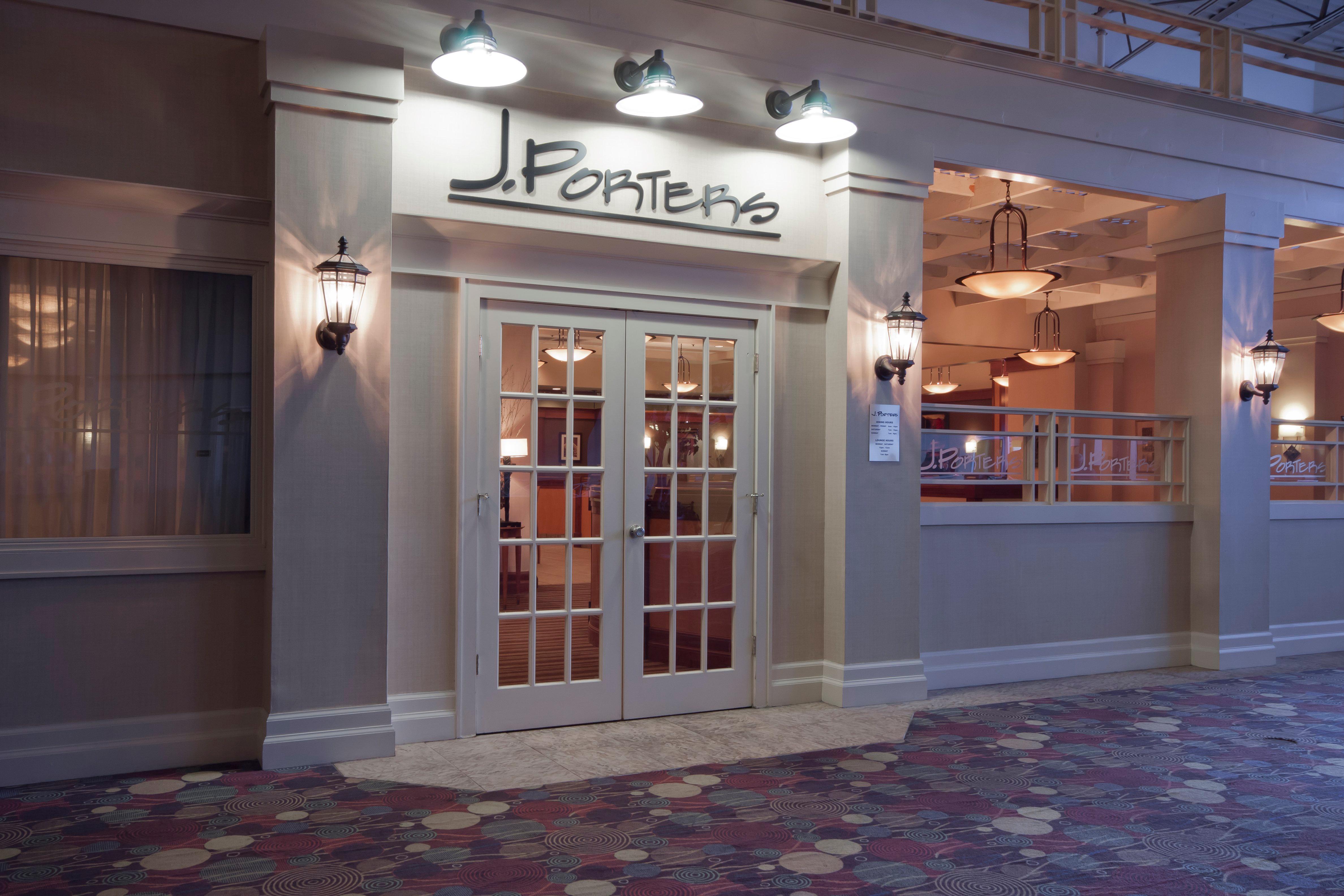 Фото Gateway Hotel & Convention Center, Bwpc