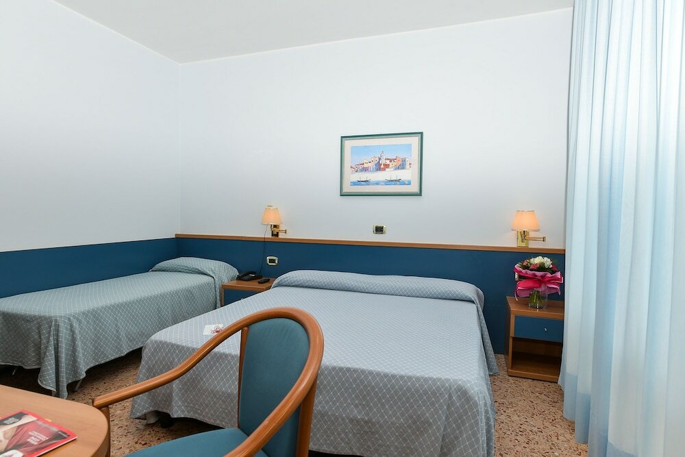 Фото Hotel Souvenir