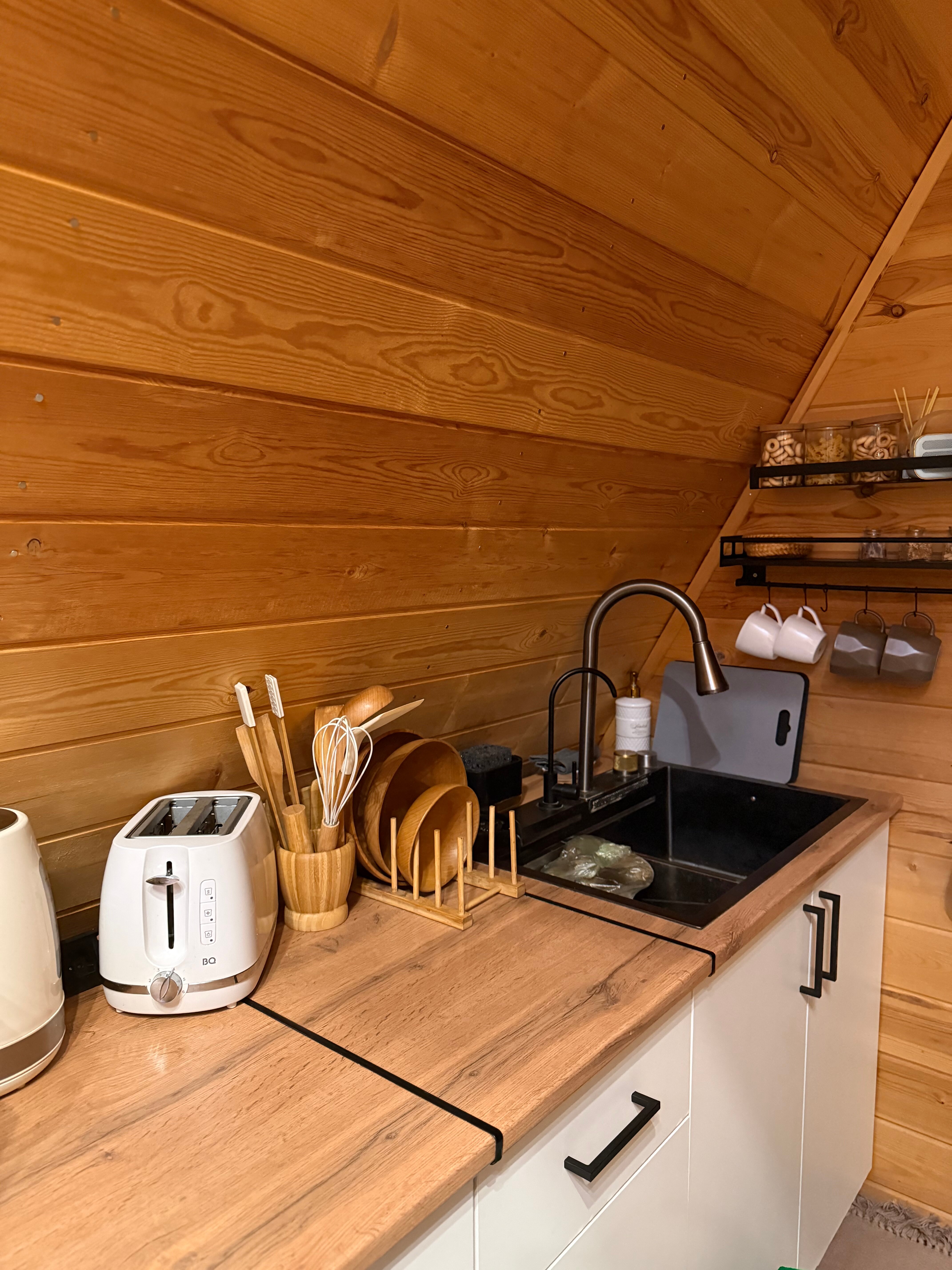 Фото Дом Углом