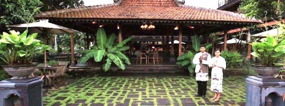 Фото Omah Sinten Heritage Hotel & Resto